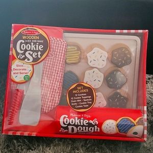 Wooden slice and bake cookie set